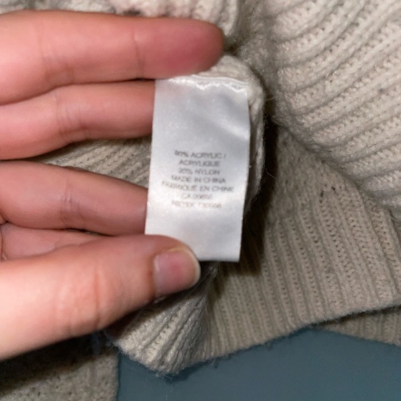 Loved, in Good Condition, Women’s Rw&Co Cream Crewneck Knit Sweater Size Small - Picture 3 of 6